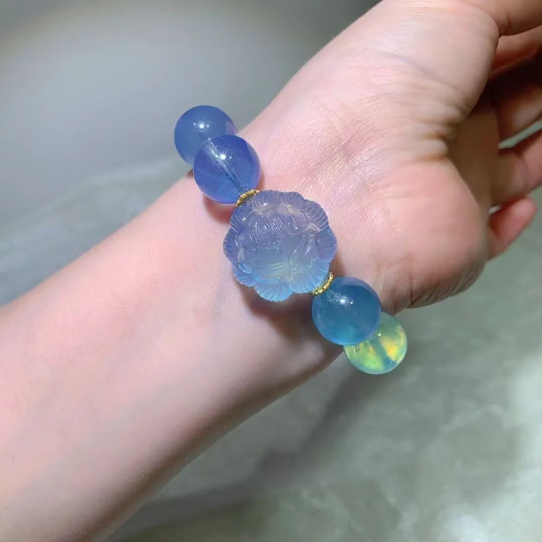 天然海藍寶手鍊(花苞狐雕件 · 15.2mm) — 細節圖