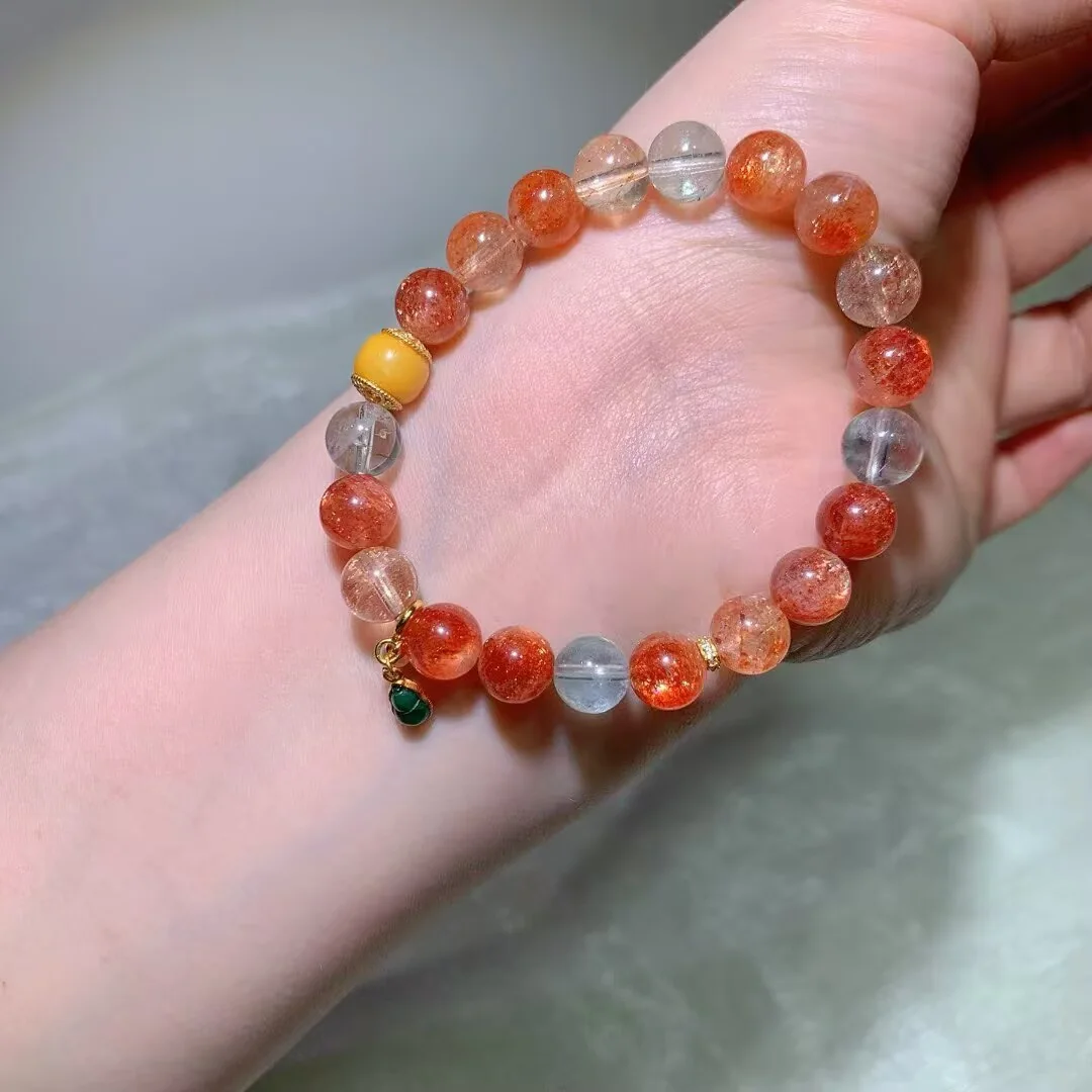 아루샤 선스톤 팔찌 · 꿀빛 노랑 비즈와 초록 물방울 · 8.8mm — 디테일 사진