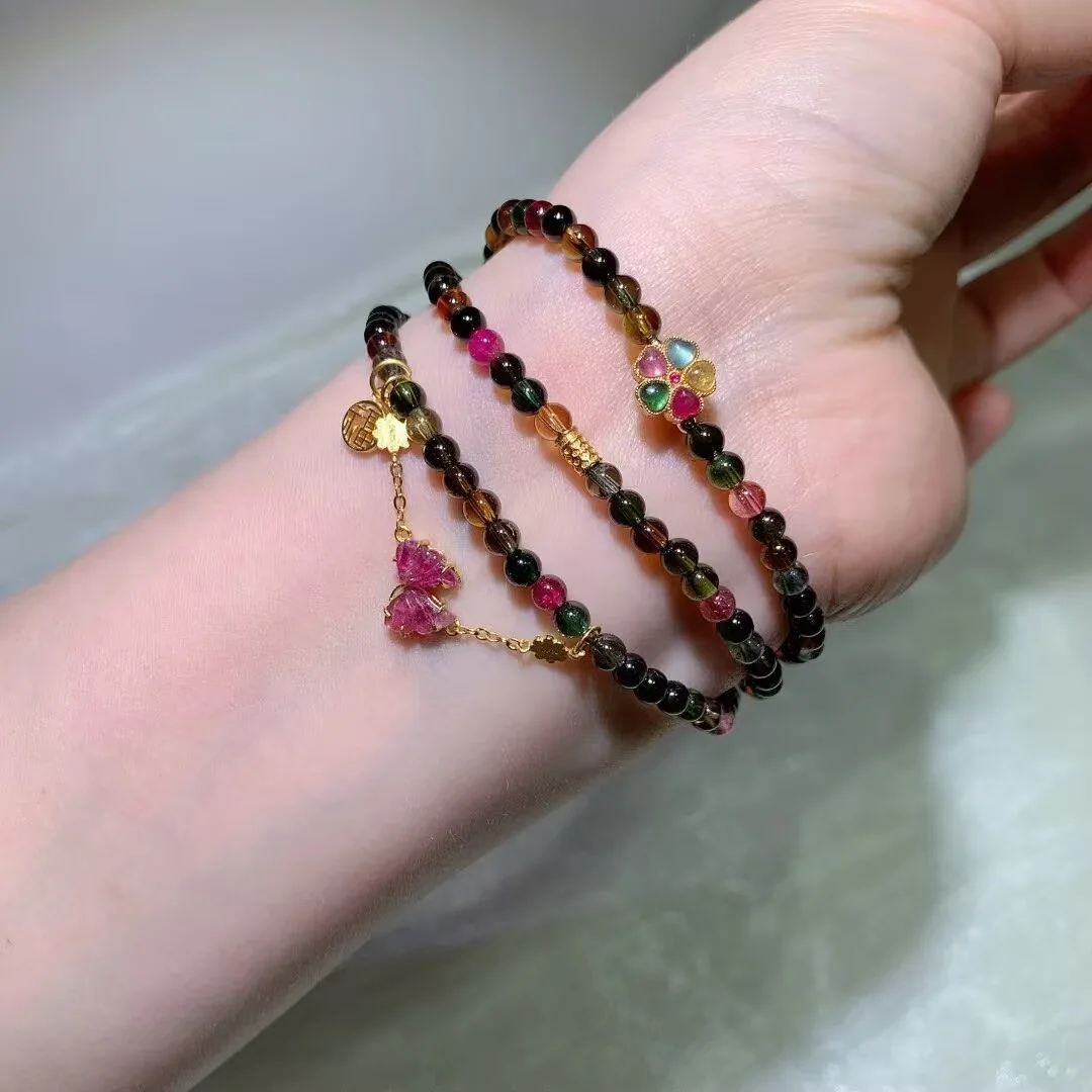 天然黑糖碧玺多圈手链(五色心形花片与蝴蝶挂链 · 4mm) — 细节图