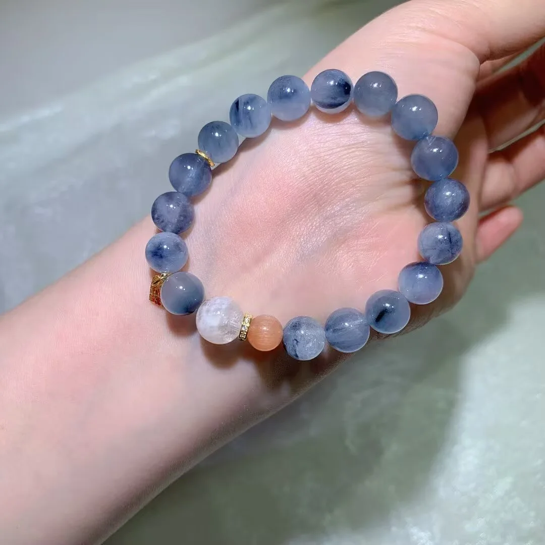 天然藍兔毛手鍊（白珠蜜桃珠與古法小墜 · 9.5mm）