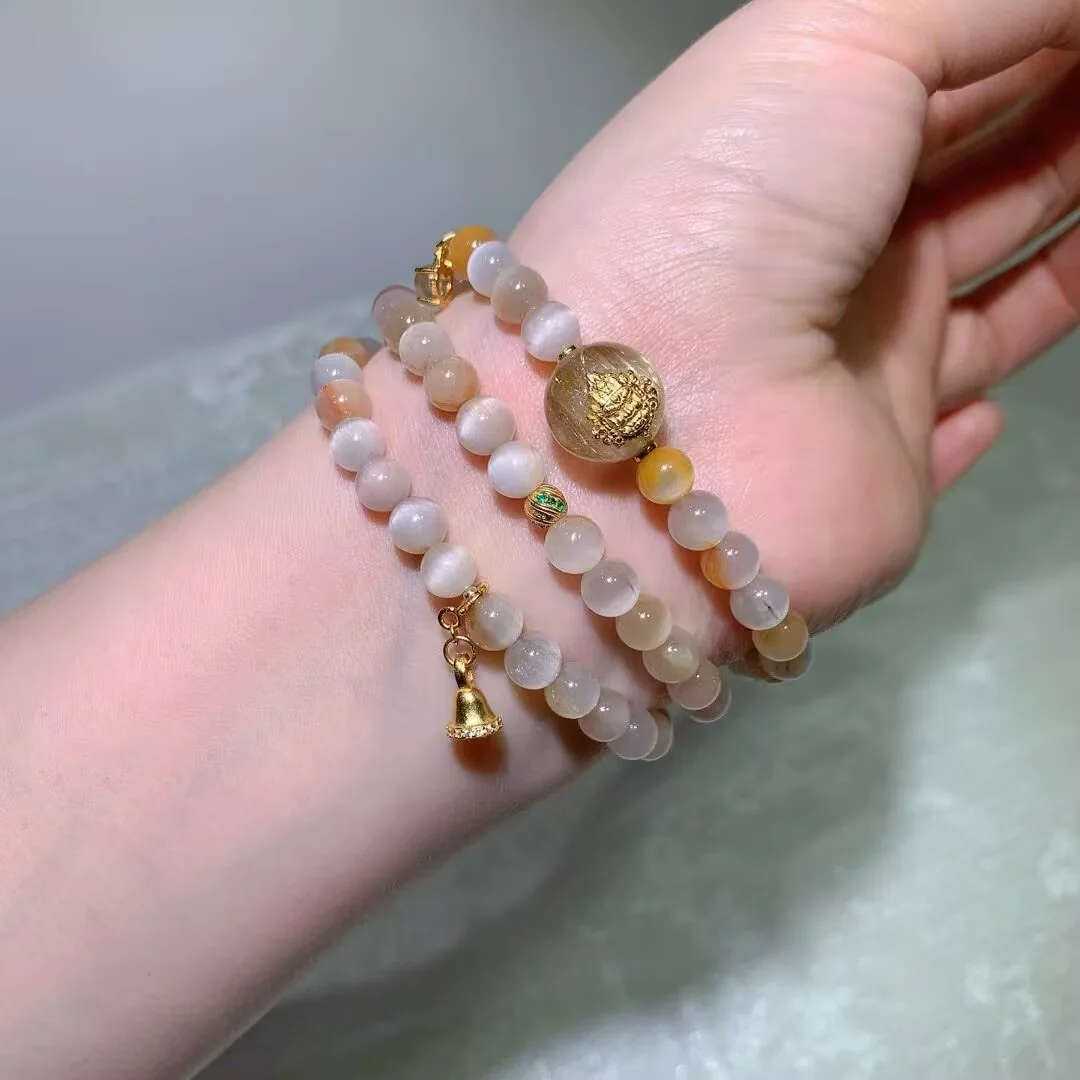 天然貓眼彩兔毛多圈手鍊（古法紋飾主珠與小鈴墜 · 6.7mm）