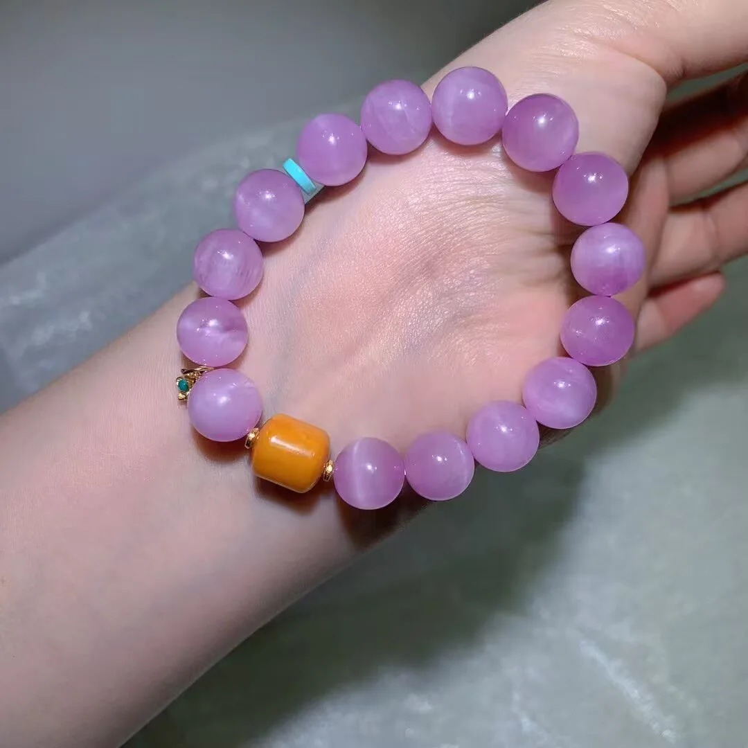 キャッツアイクンツァイト ブレスレット · はちみつ色の樽珠と花のチャーム · 11.5mm — ディテール写真