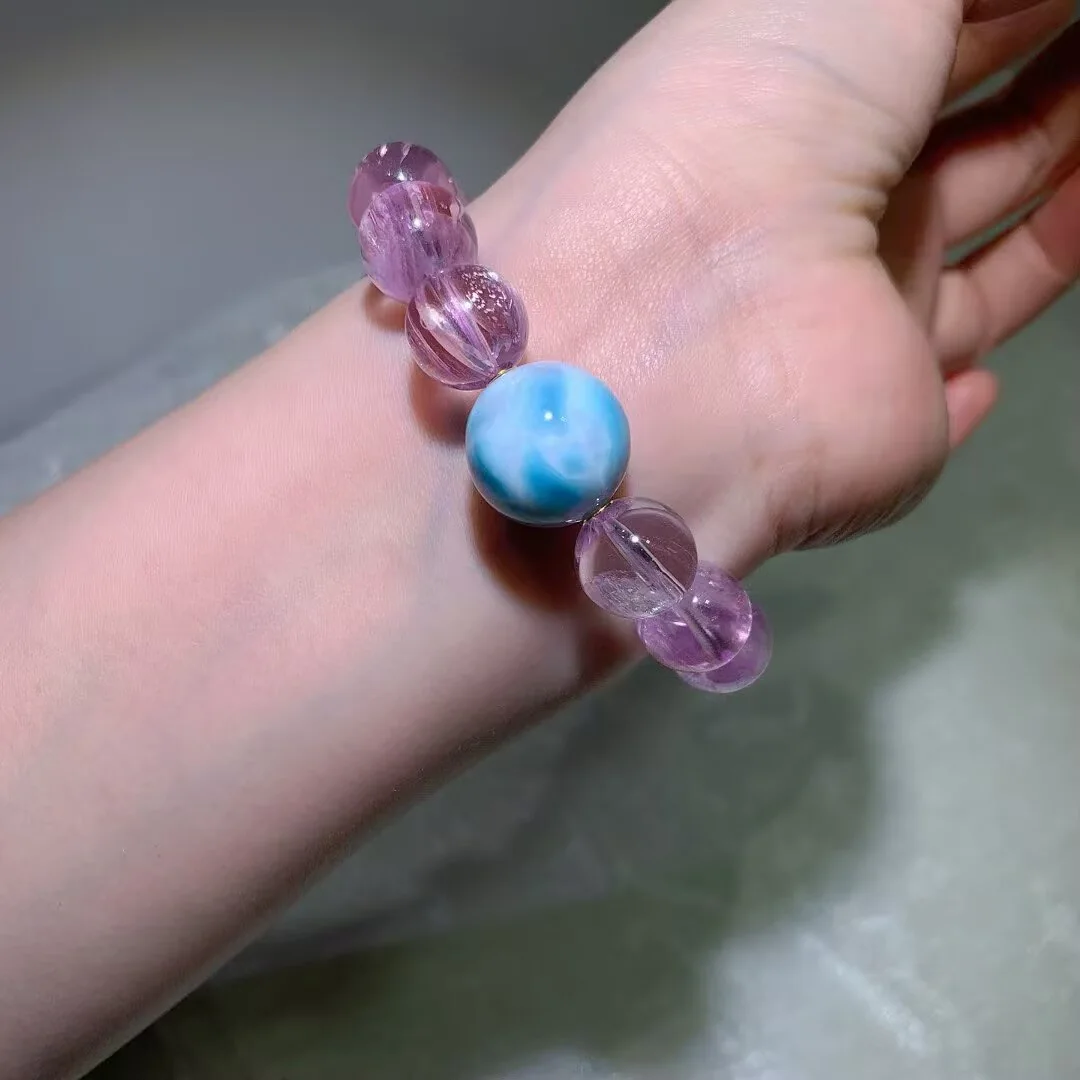 Cat's Eye Kunzite Bracelet · Larimar Bead · 13.5mm — detail photo