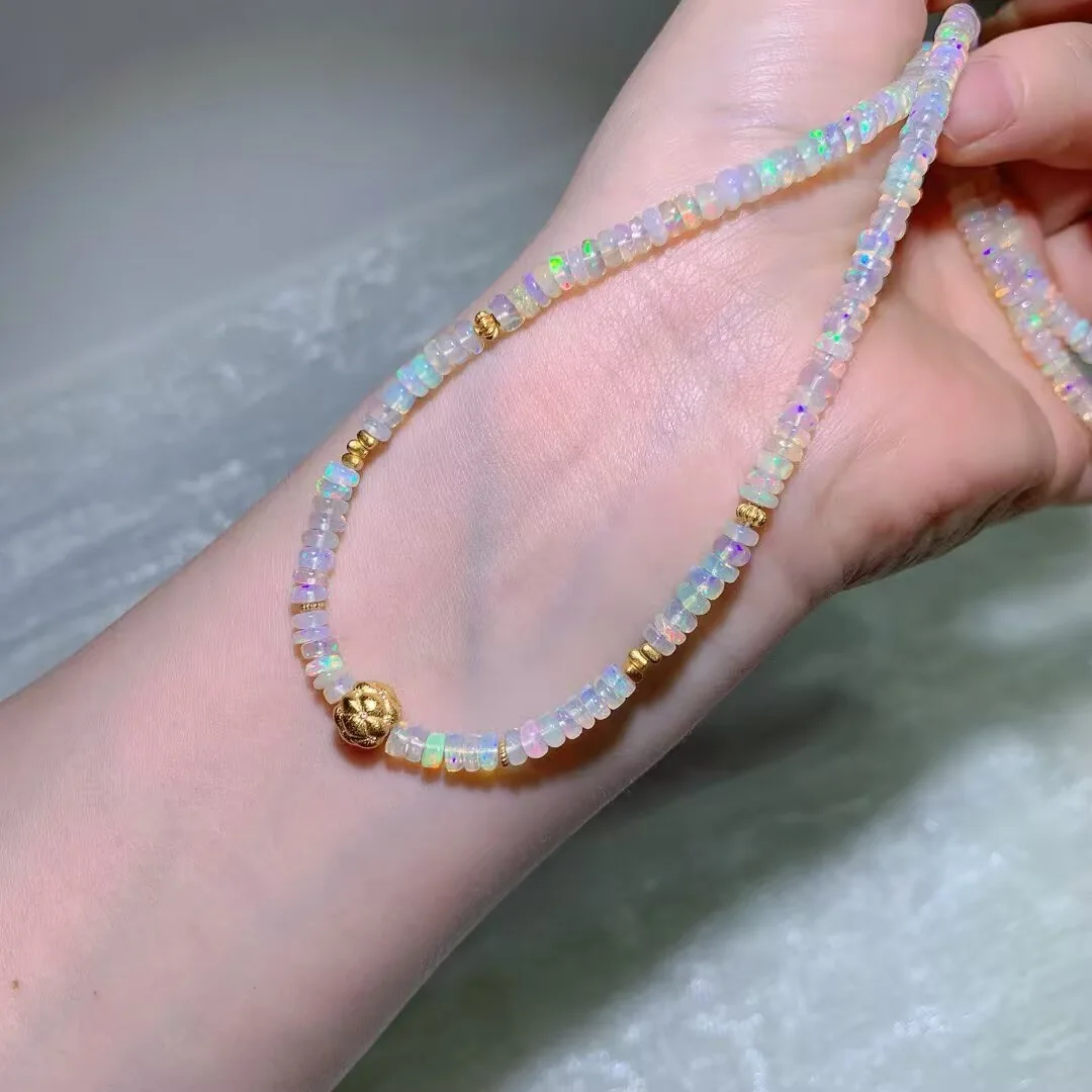 オパール ネックレス · ビーズネックレスと花の彫り珠 · 4.2mm