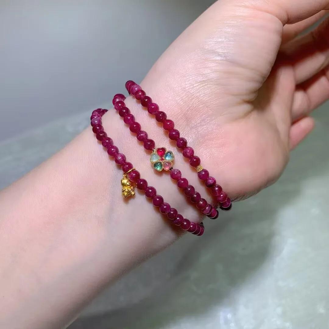 レッドトルマリン 多重巻きブレスレット · 花チャームとひょうたんチャーム · 4.2mm