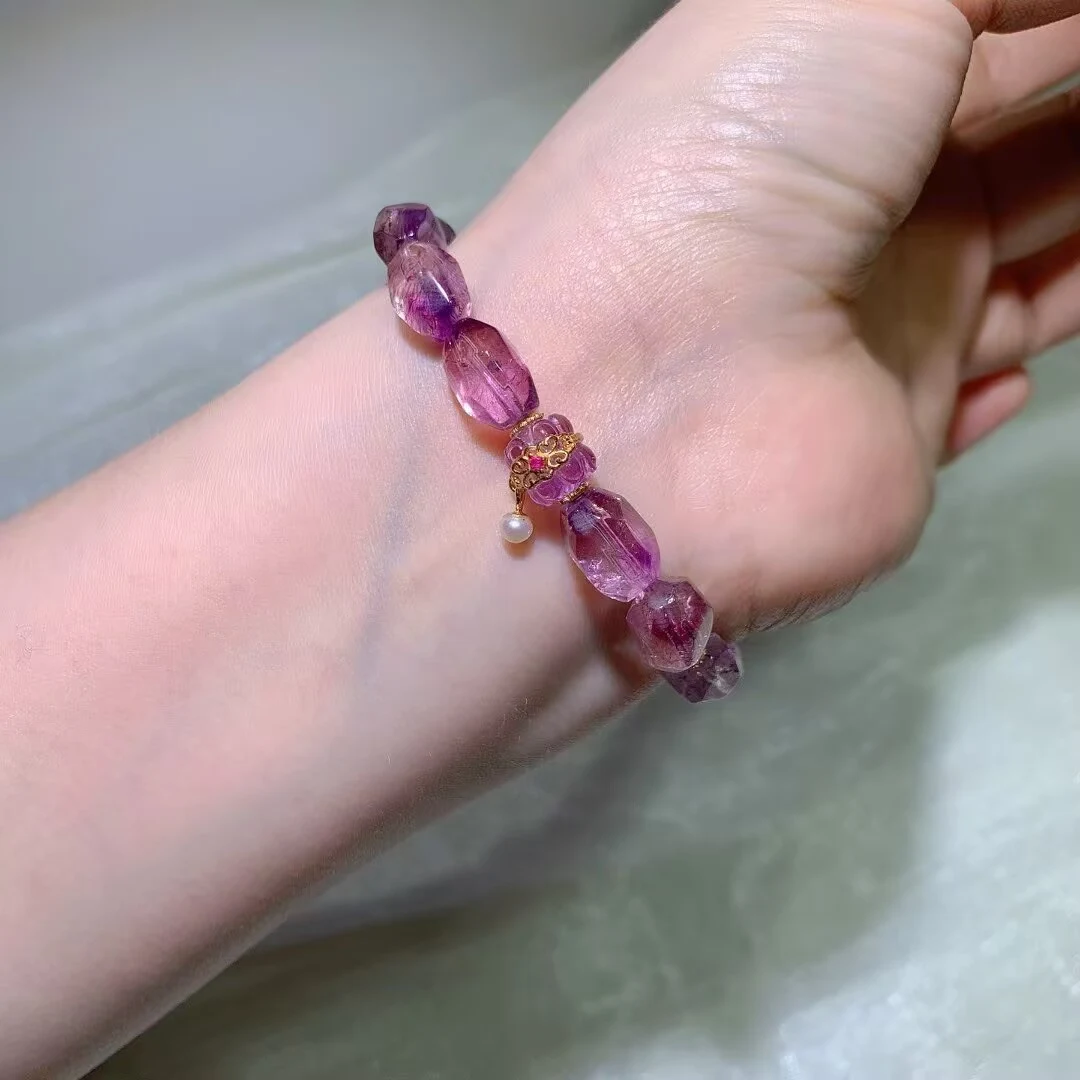 Super Seven Bracelet · Filigree-Wrapped Carved Bead & Pearl-Tone Drop · 9x12mm — detail photo