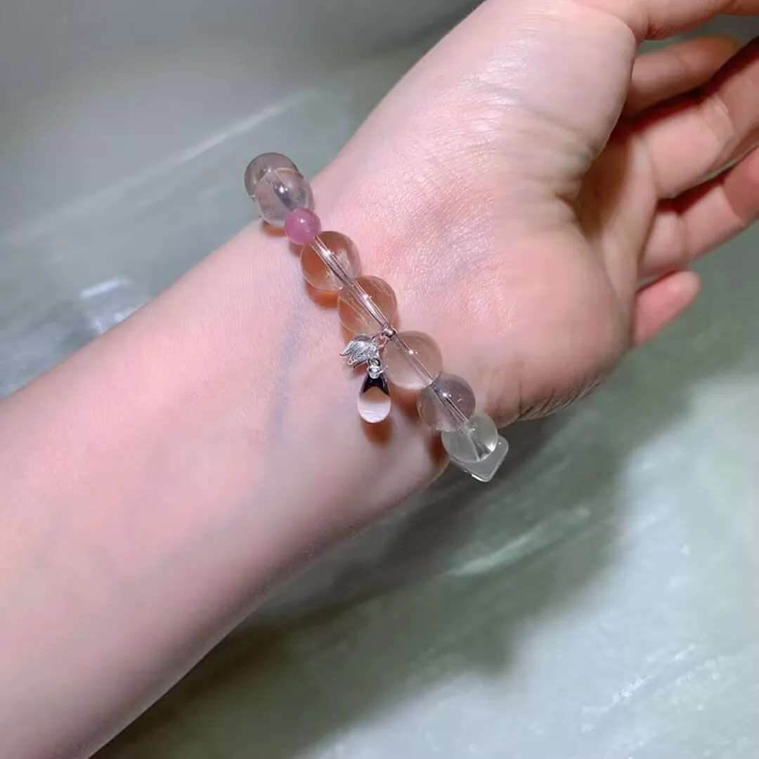 天然ホワイトラビットヘアークォーツ ブレスレット シルバーアクセント(11.2mm) — ディテール写真